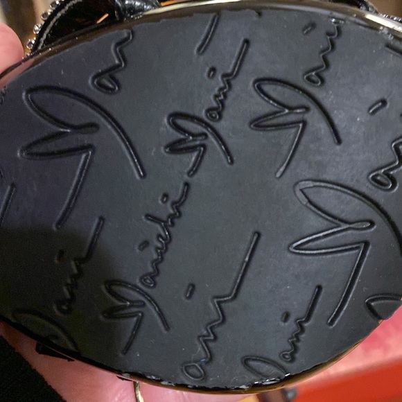 Black strappy 3” heal with rhinestone detail size 7 - Picture 2 of 2